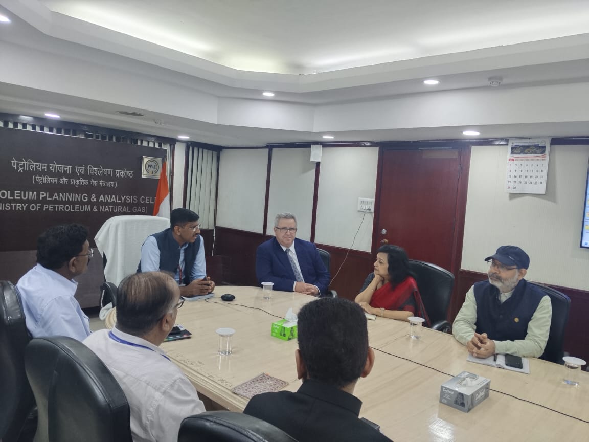 Meeting with Mr. Kevin Henke, M/s Solomon Associates