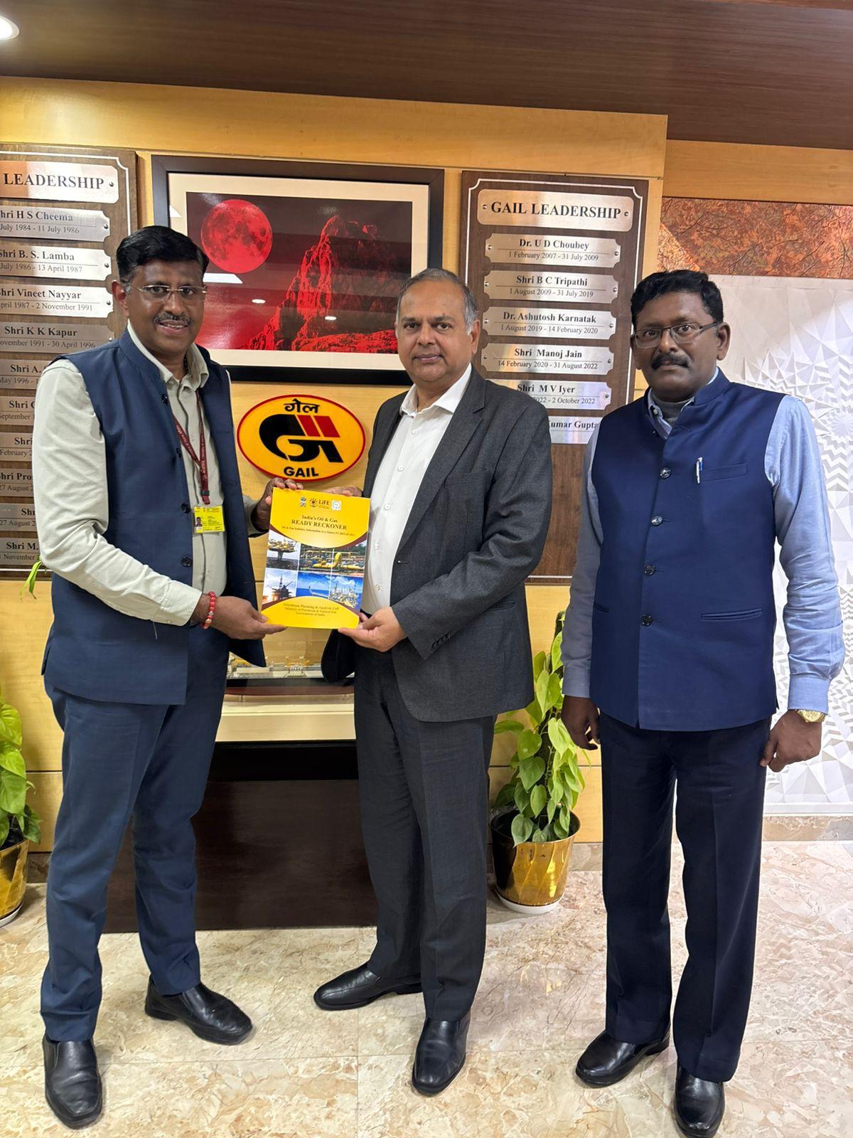 DG, Rajabet meets CMD GAIL